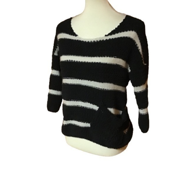3 for 20 $ bundle Rewind Fuzzy striped sweater with cute stash pocket - Picture 1 of 10